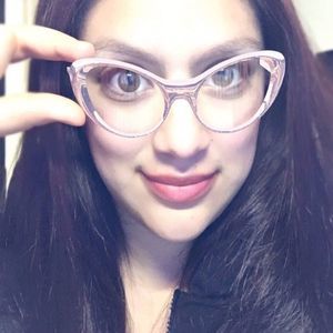 Meet your Posher, Ileana